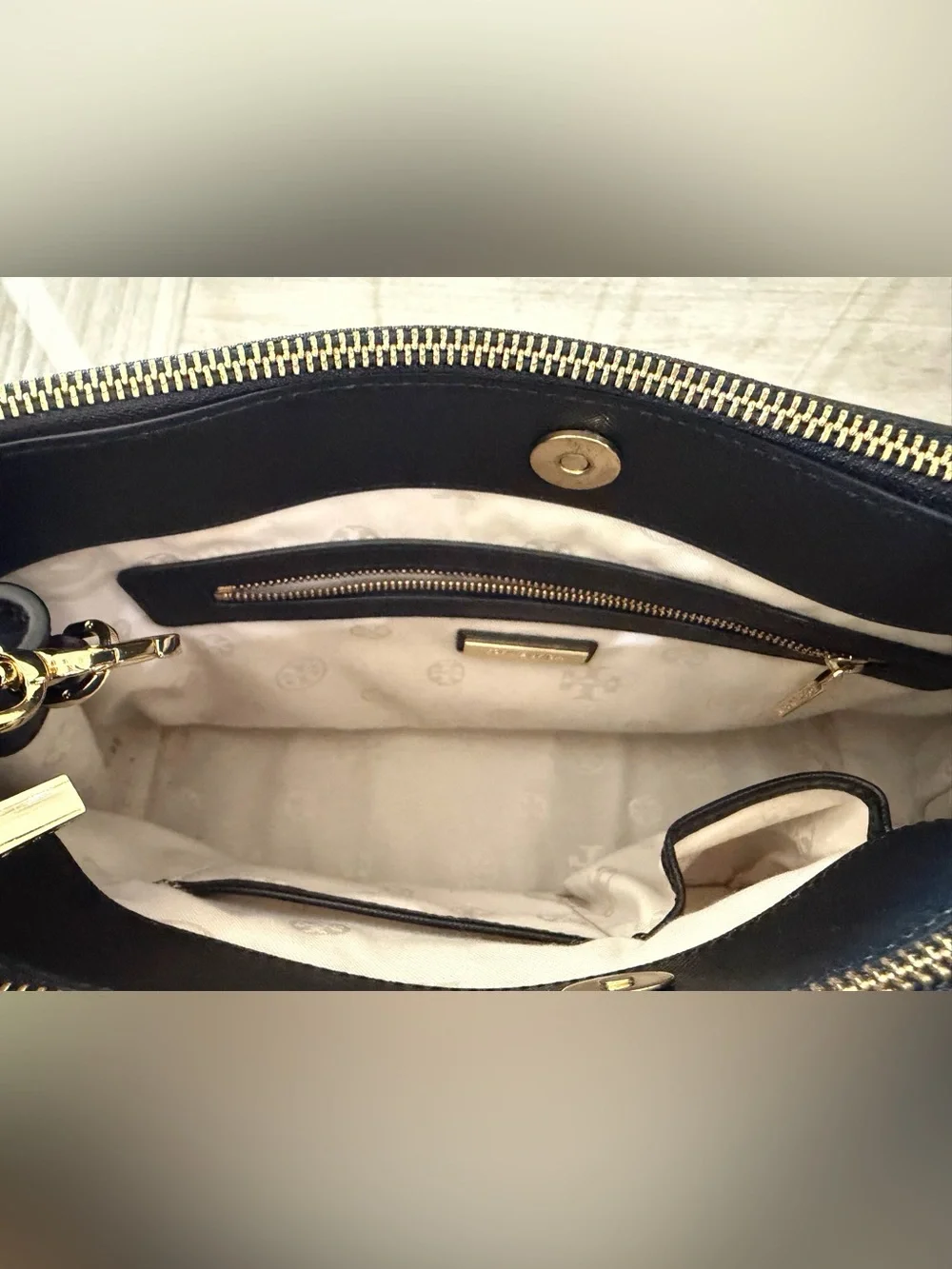 Tory Burch Robinson Black Perforated Crossbody Tote - Excellent Condition